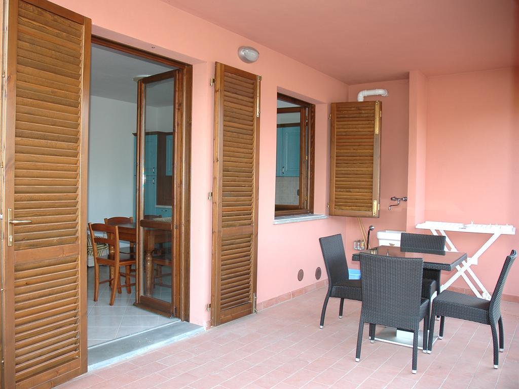 Ferienwohnung Baia Fiorita Porto Azzurro Exterior foto