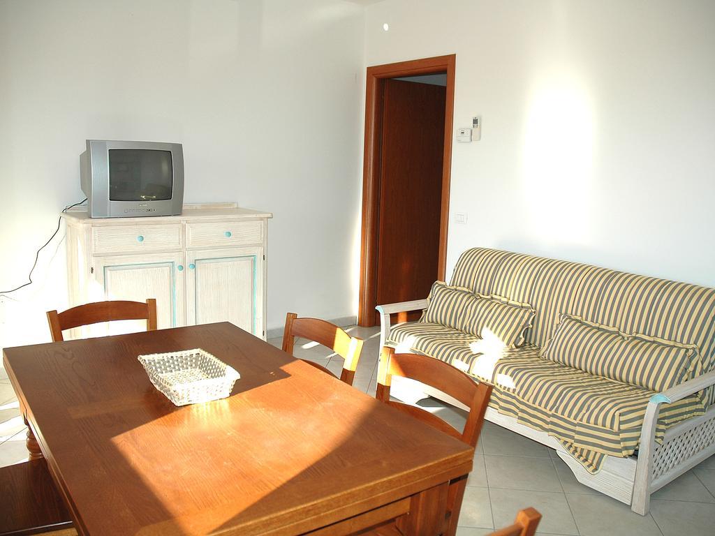 Ferienwohnung Baia Fiorita Porto Azzurro Exterior foto
