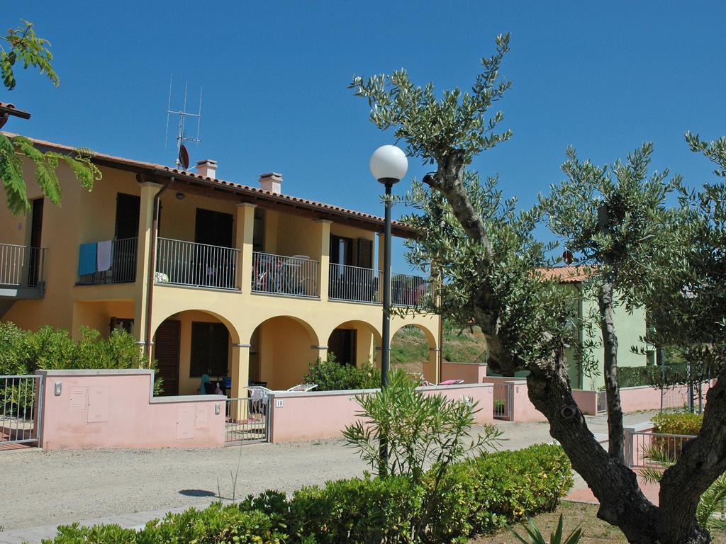 Ferienwohnung Baia Fiorita Porto Azzurro Exterior foto